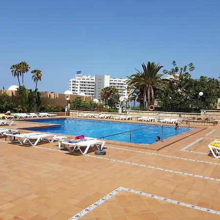 Borinquen Only 280 Meters To The Beach, Balcony With Sea View, Heated Pool, Wifi Apartament Playa de las Americas (Tenerife)