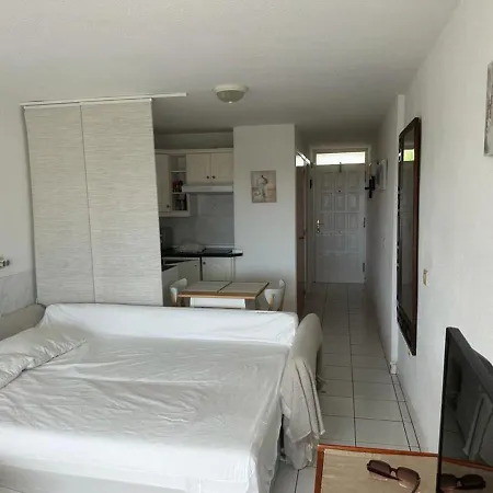 Borinquen Only 280 Meters To The Beach, Balcony With Sea View, Heated Pool, Wifi Διαμέρισμα