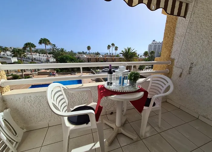 Apartment Borinquen Only 280 Meters To The Beach, Balcony With Sea View, Heated Pool, Wifi Playa de las Américas