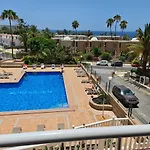 Borinquen Only 280 Meters To The Beach, Balcony With Sea View, Heated Pool, Wifi Apartment Playa de las Americas (Tenerife)
